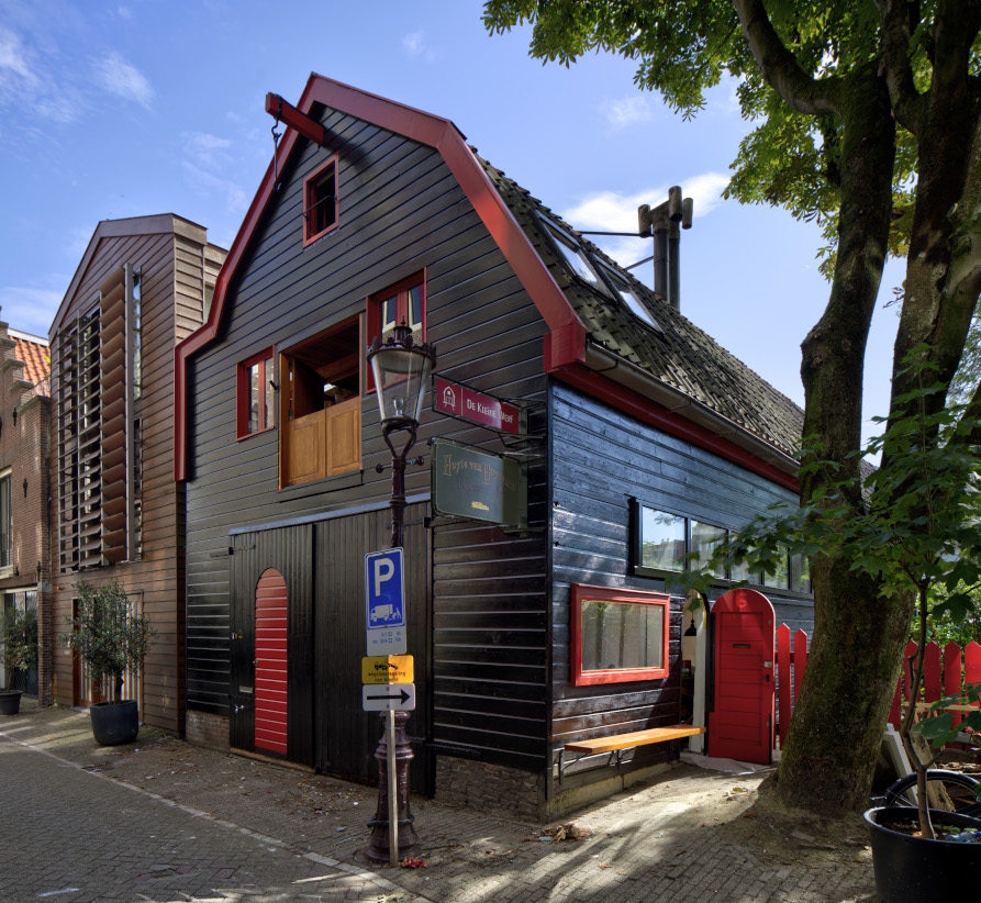 foto houten huizen Prinseneiland 6 + 8 in Amsterdam gemaakt door Remco van Blokland